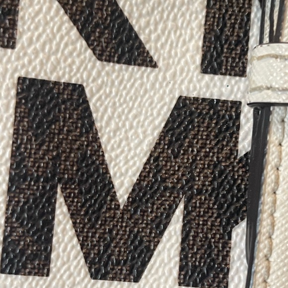 Michael Kors Black and White Tote Bag - Picture 3 of 8